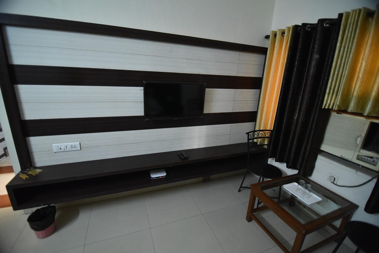 Hotel Vaishnavi Jaipur Eksteriør billede