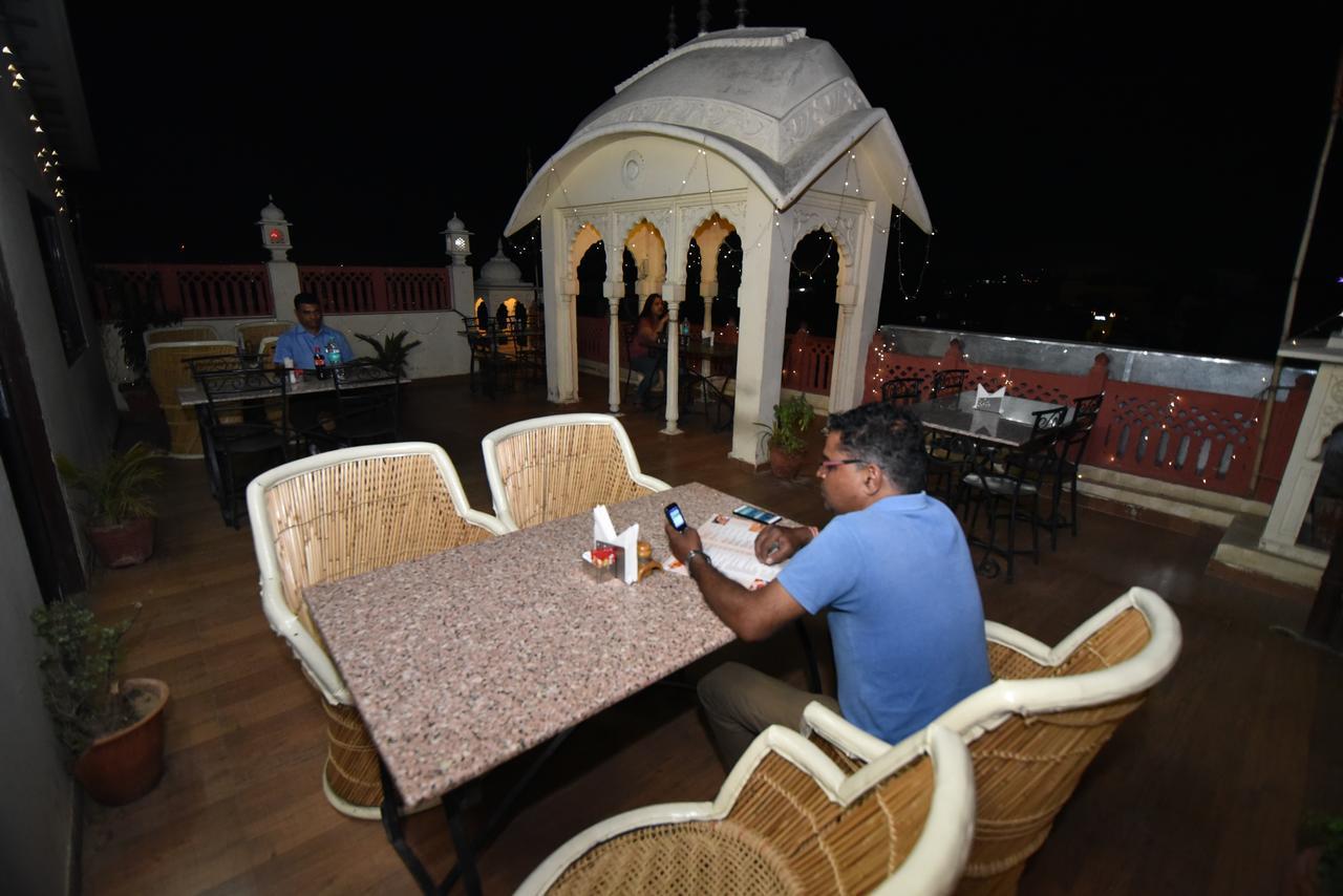 Hotel Vaishnavi Jaipur Eksteriør billede